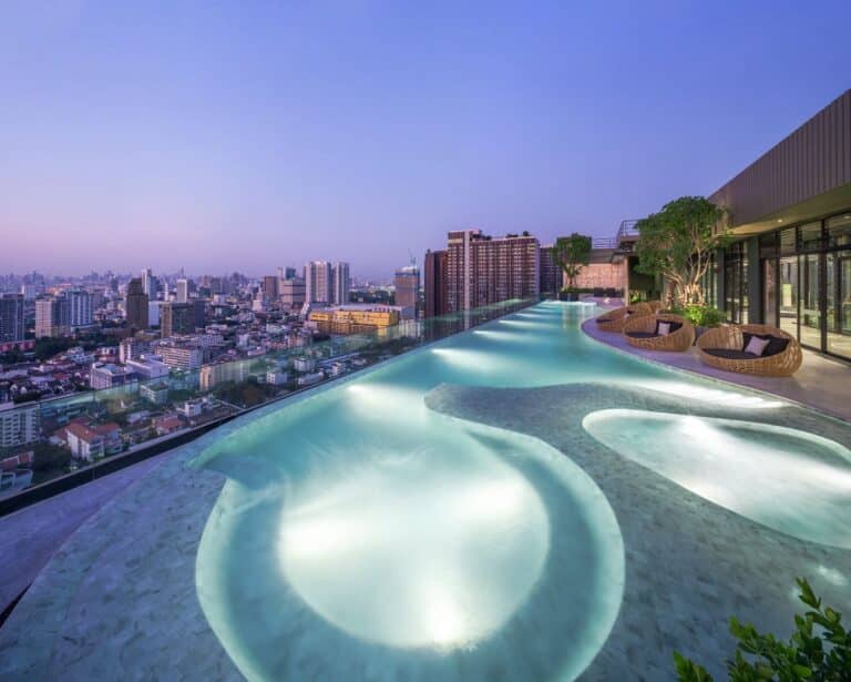 Condo-The-Line-Lat-Phrao-Bangkok-Infinity-Pool