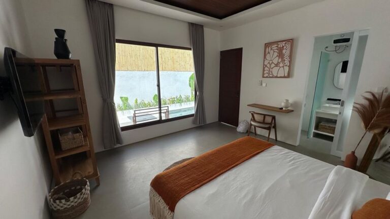 Brand-New-2-Bedroom-Villa-for-Rent-in-Tumbak-Bayuh-Bedroom-3