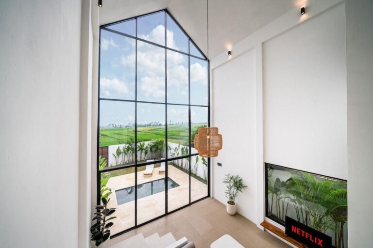 New-1-Bedroom-Villa-in-Seseh-Beach-for-Rent-Living-4