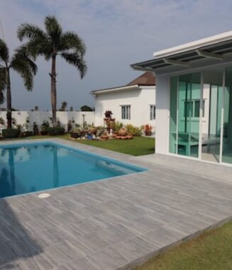 Thailand-Luxury-Villa-with-Pool-For-Sale