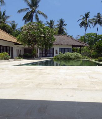 View-property-and-swimming-pool